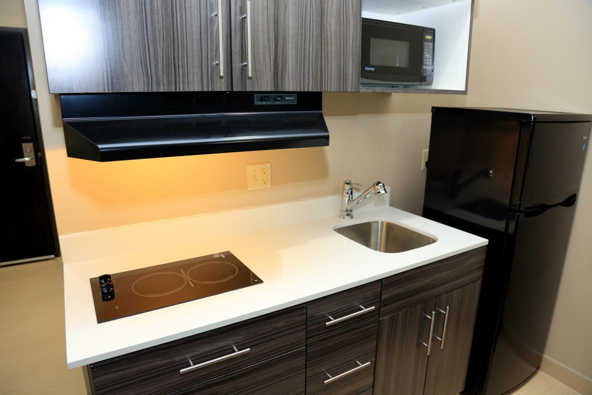 Americas Best Value Inn & Suites-Prairieville Eksteriør bilde