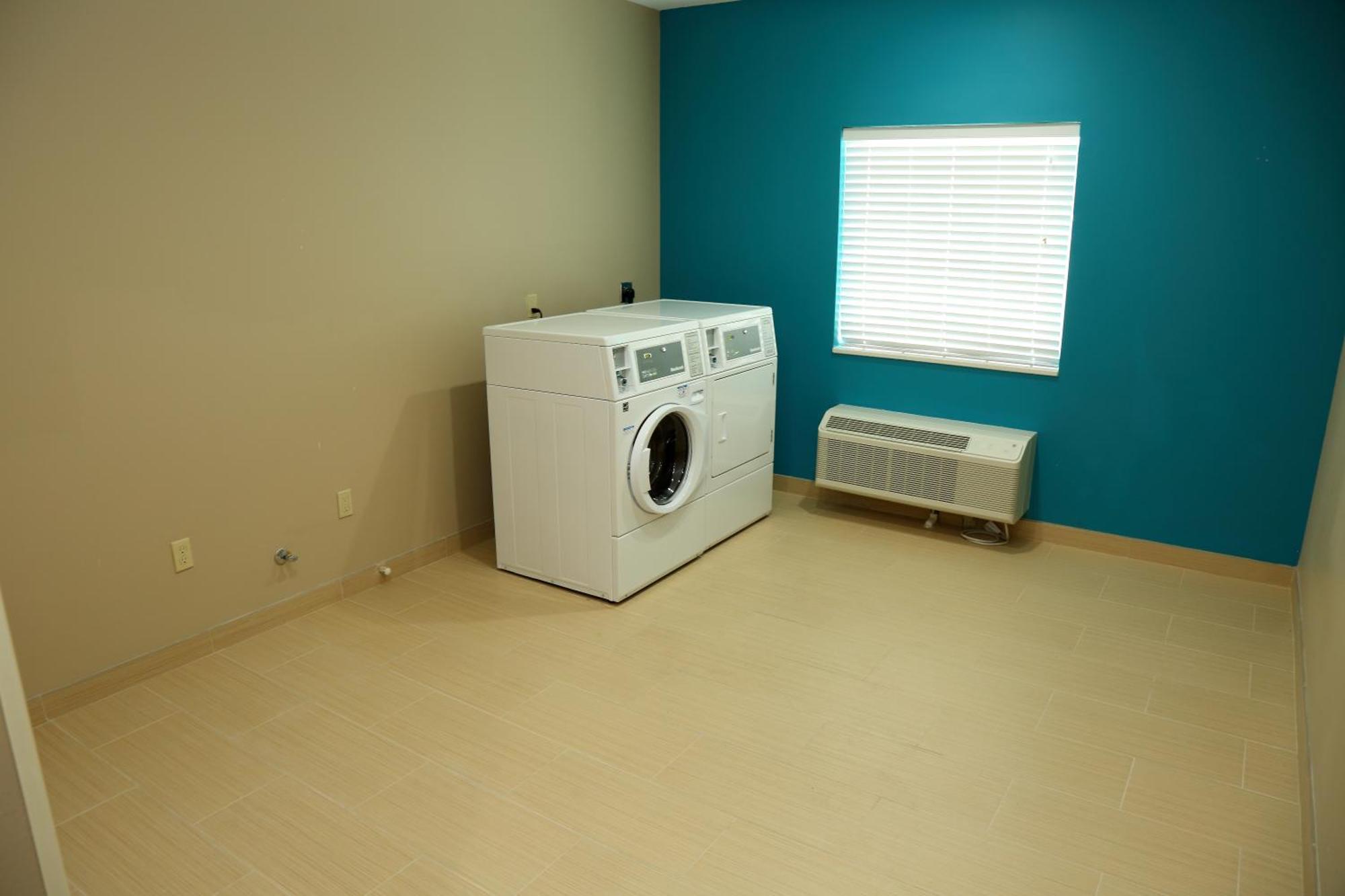 Americas Best Value Inn & Suites-Prairieville Eksteriør bilde