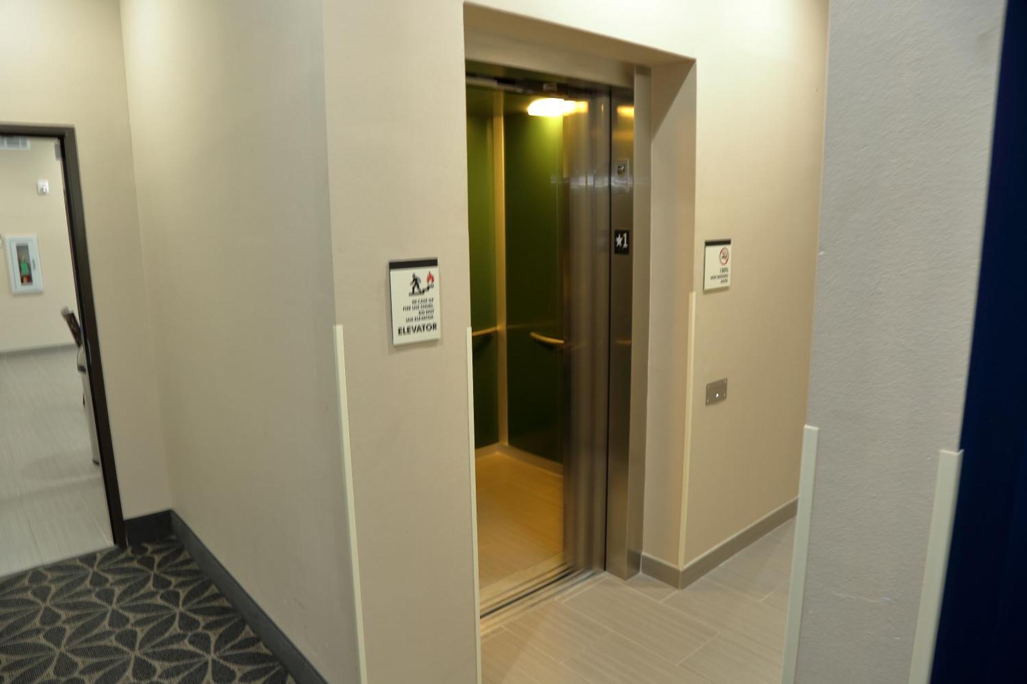 Americas Best Value Inn & Suites-Prairieville Eksteriør bilde