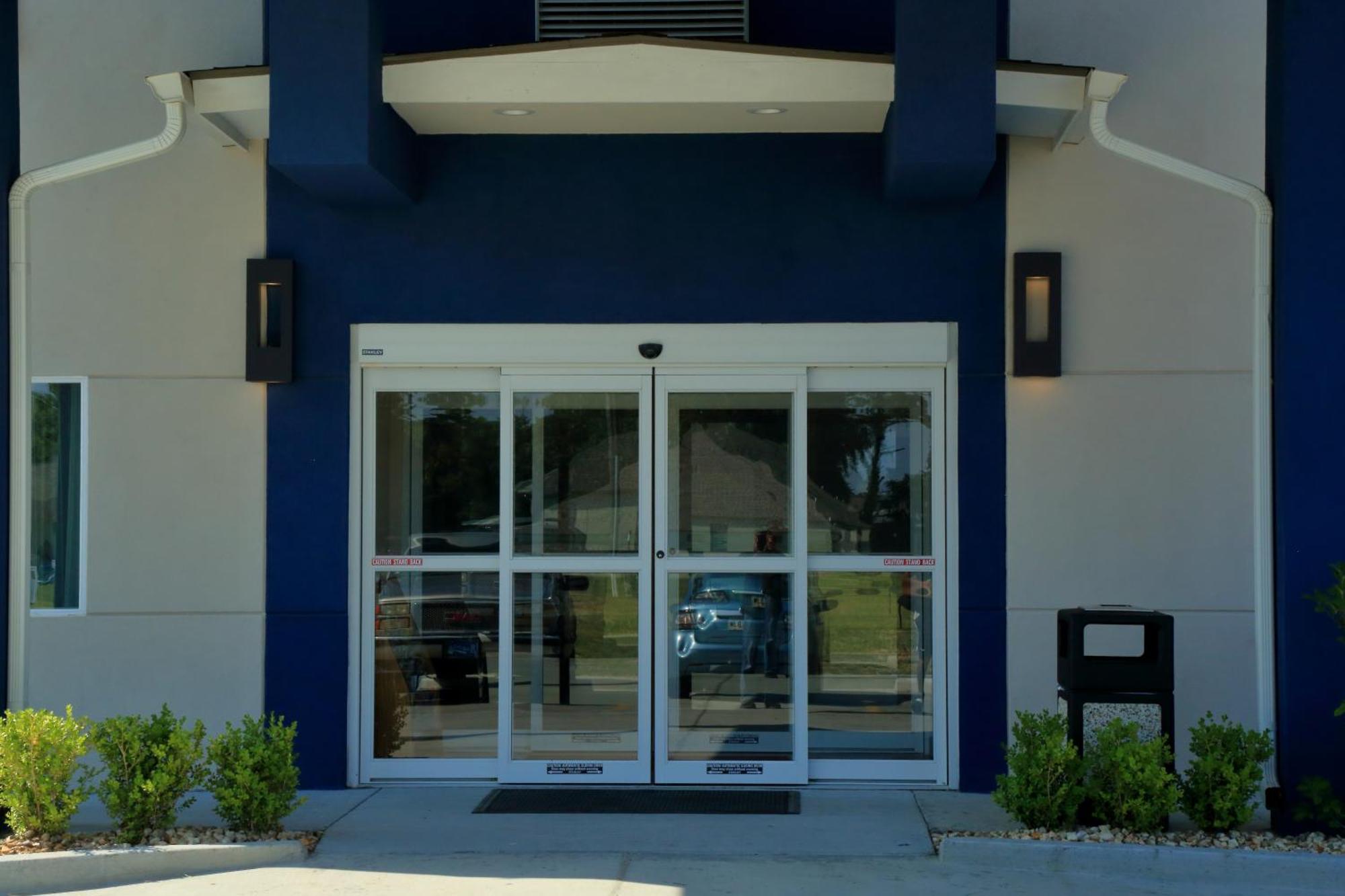 Americas Best Value Inn & Suites-Prairieville Eksteriør bilde