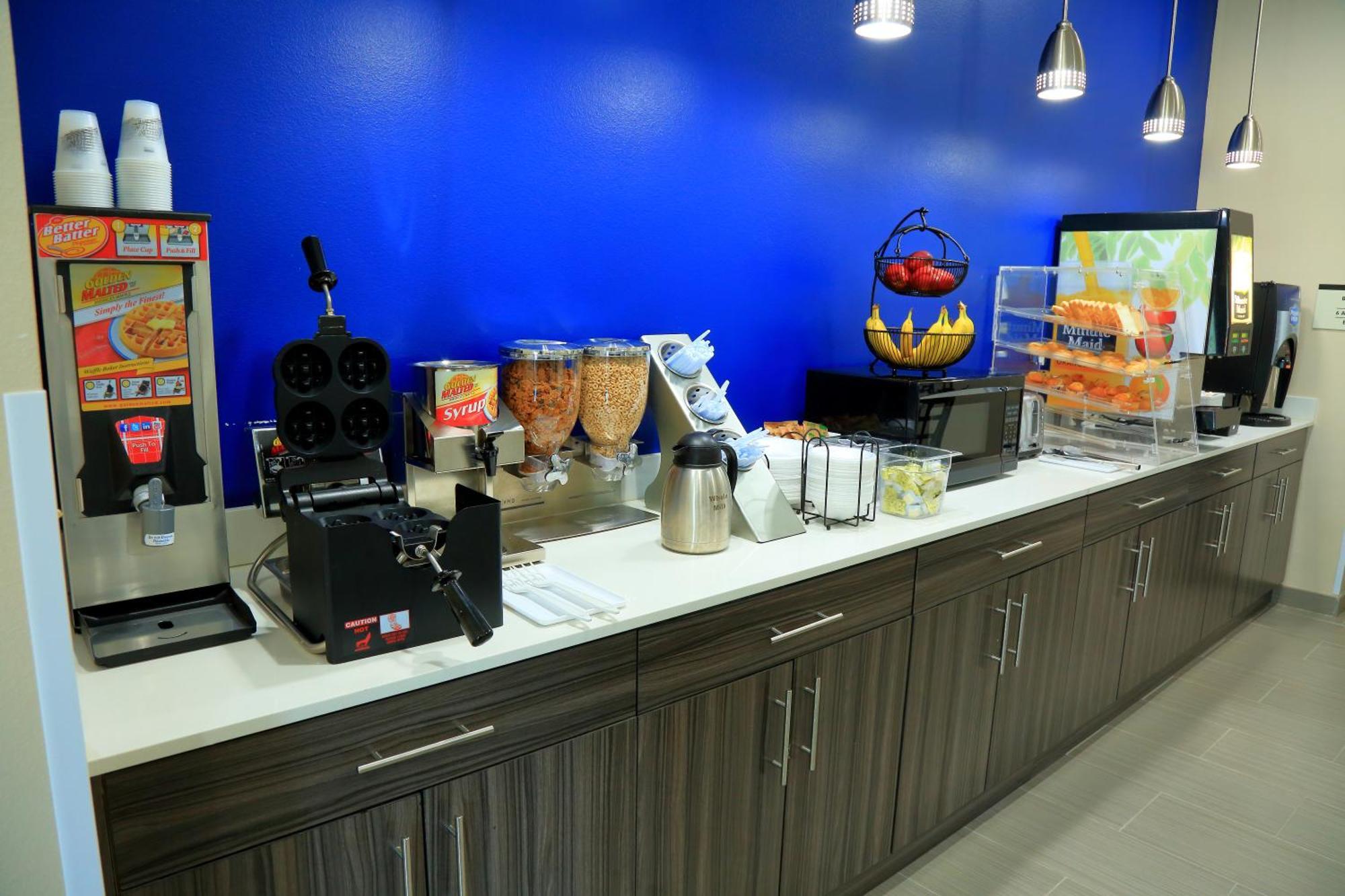 Americas Best Value Inn & Suites-Prairieville Eksteriør bilde